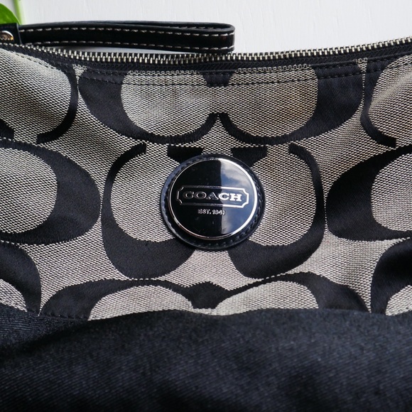 SOLD Shabby Chic Coach Signature Stripe Hobo Bag - Picture 3 of 12